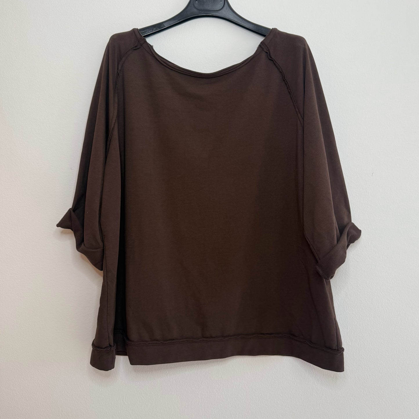 Conjunto de dos piezas estilo casual disponible en varios colores