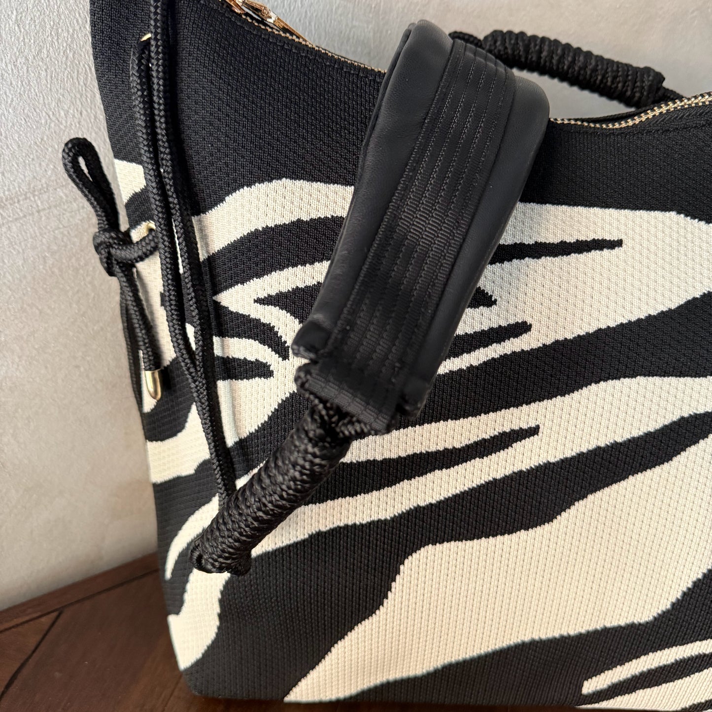 Bolso de Hombro estampado cebra cuadrado