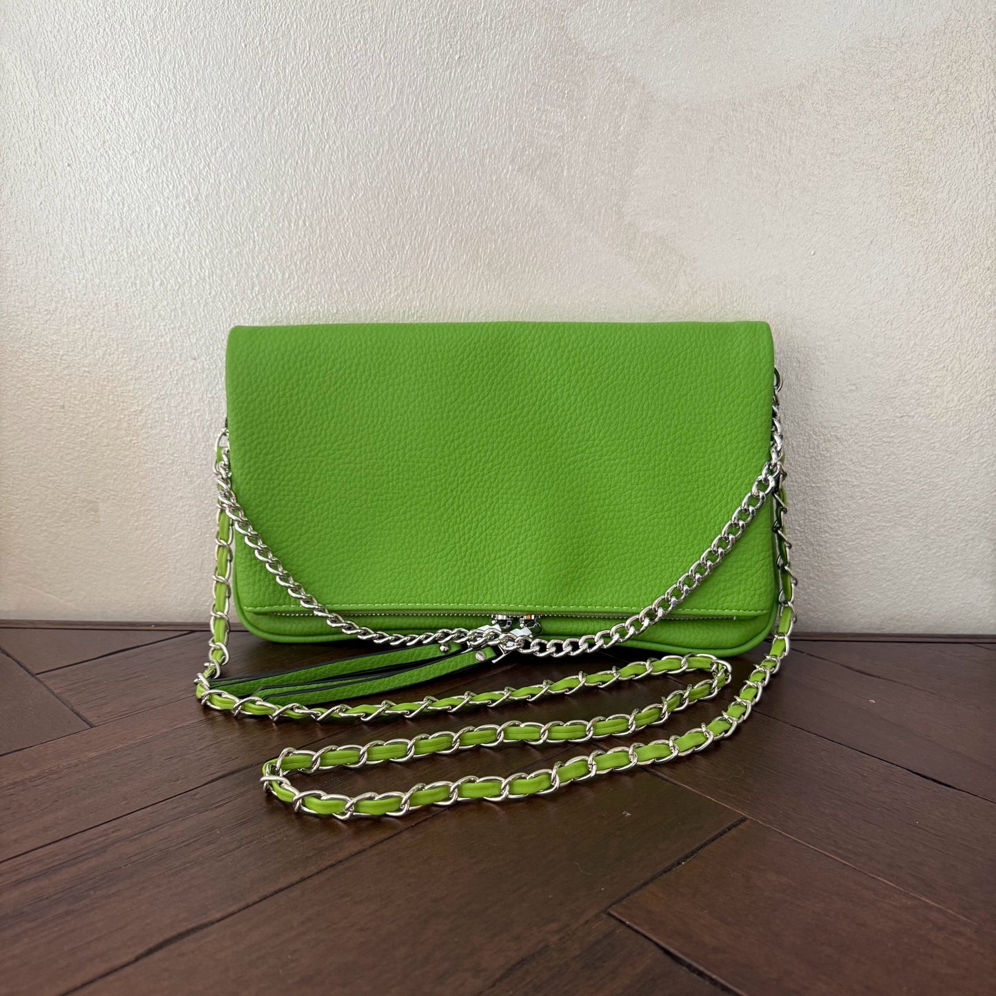 Bolso de hombro y bandolera con solapa