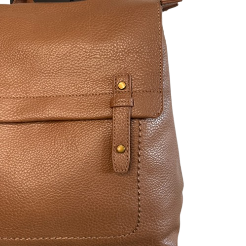 Mochila de mujer estilo urbano en ecopiel suave con dos departamentos.