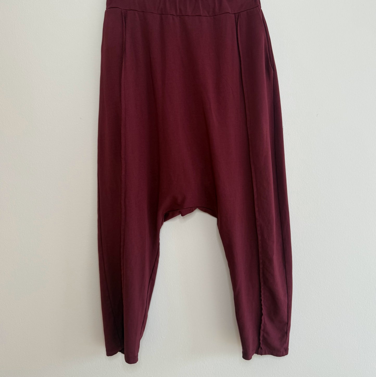Conjunto de dos piezas estilo casual disponible en varios colores