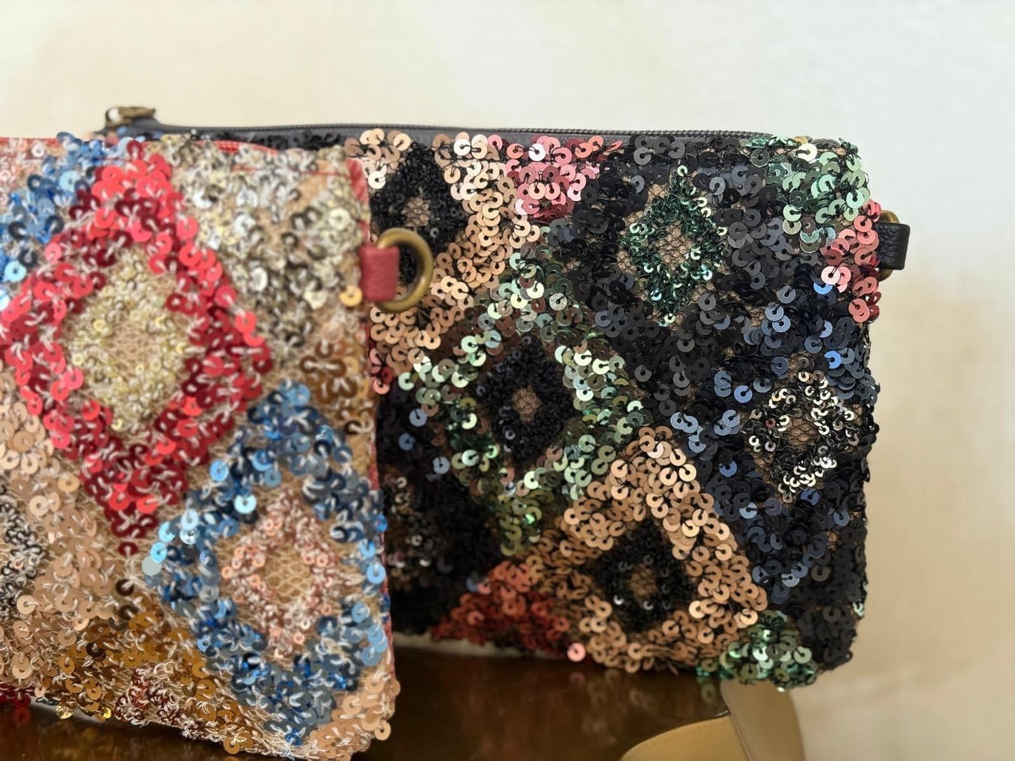 Cartera de mano de lentejuelas + asa larga