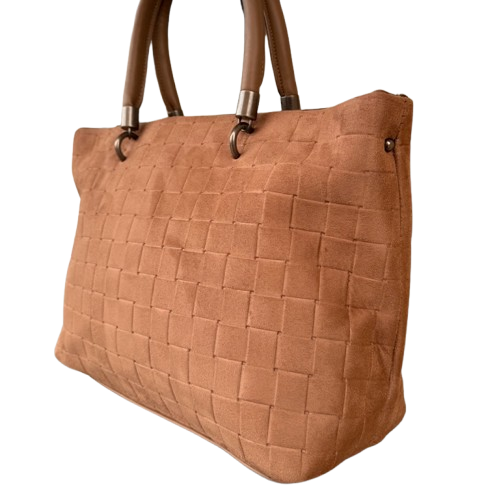 Bolso shopper de antelina con asas cortas y asa bandolera extraíble.