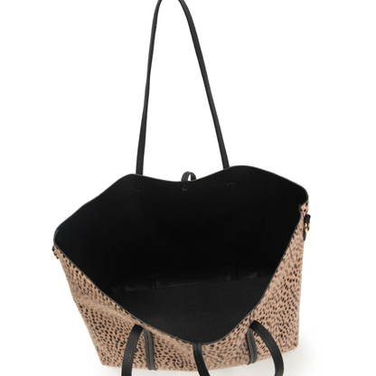 Bolso shopper con neceser interior y estampado animal print