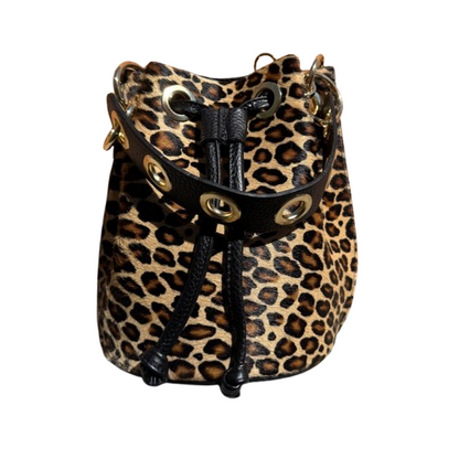 Bolso Bombonera de Piel con Ojales doradas en Marrón Chocolate o leopardo