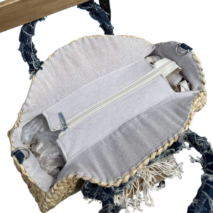 Bolso de rafia natural con detalle denim y asa bandolera extraíble