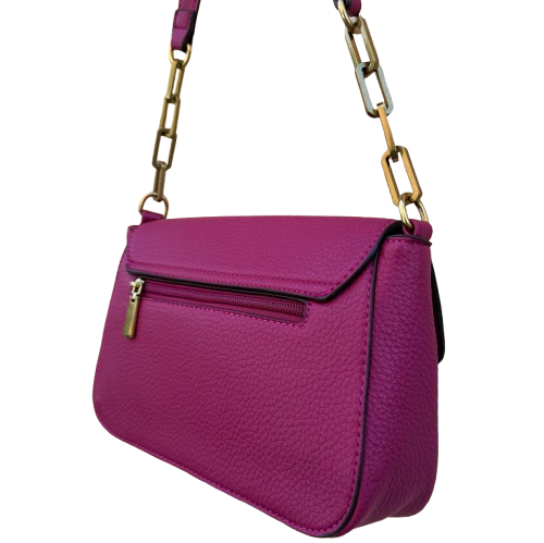 Bolso bandolera color bugamvilla con cadena dorada