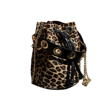 Bolso Bombonera de Piel con Ojales doradas en Marrón Chocolate o leopardo