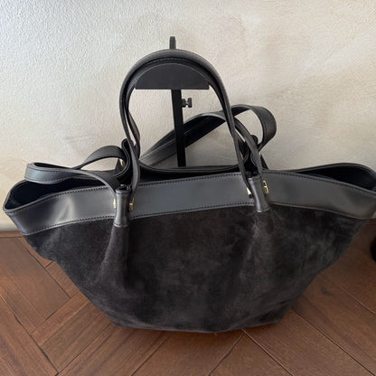 Bolso shopper de ante y asas cortas y largas de piel fabricado en Italia