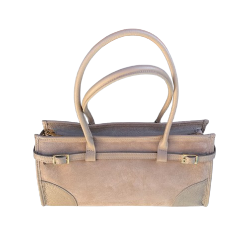 Bolso de piel de vacuno elegante con detalles de hebillas.
