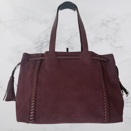 Bolso shopper burdeos tipo ante con trenzado lateral y borlas — Grande, elegante y súper práctico