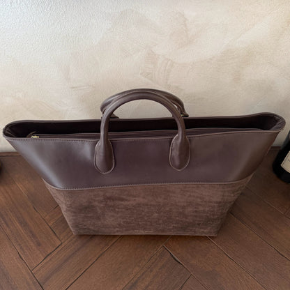Bolso Shopper en Ecopiel y Antelina con asa de mano y asa bandolera.