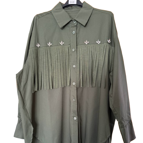 Camisa estilo western con flecos y pedrería