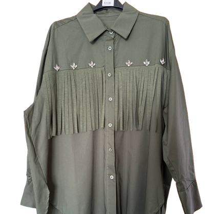 Camisa estilo western con flecos y pedrería