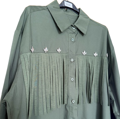 Camisa estilo western con flecos y pedrería