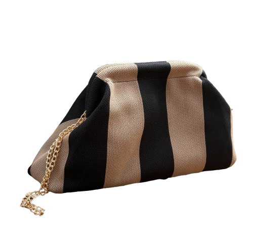 Bolso Clutch Rayas Taupe y Negro con Cadena Dorada – Elegante y Atemporal