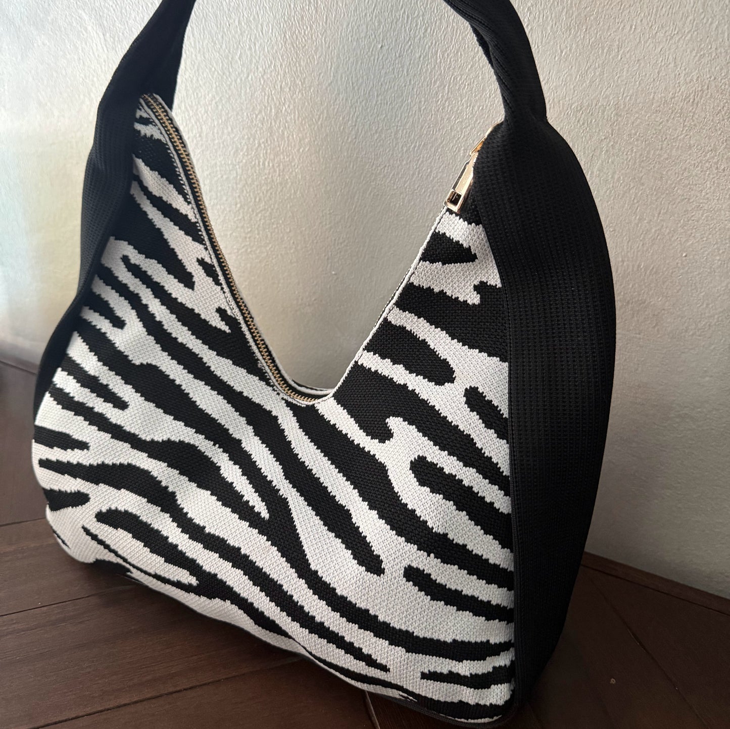 Bolso de hombro estampado cebra