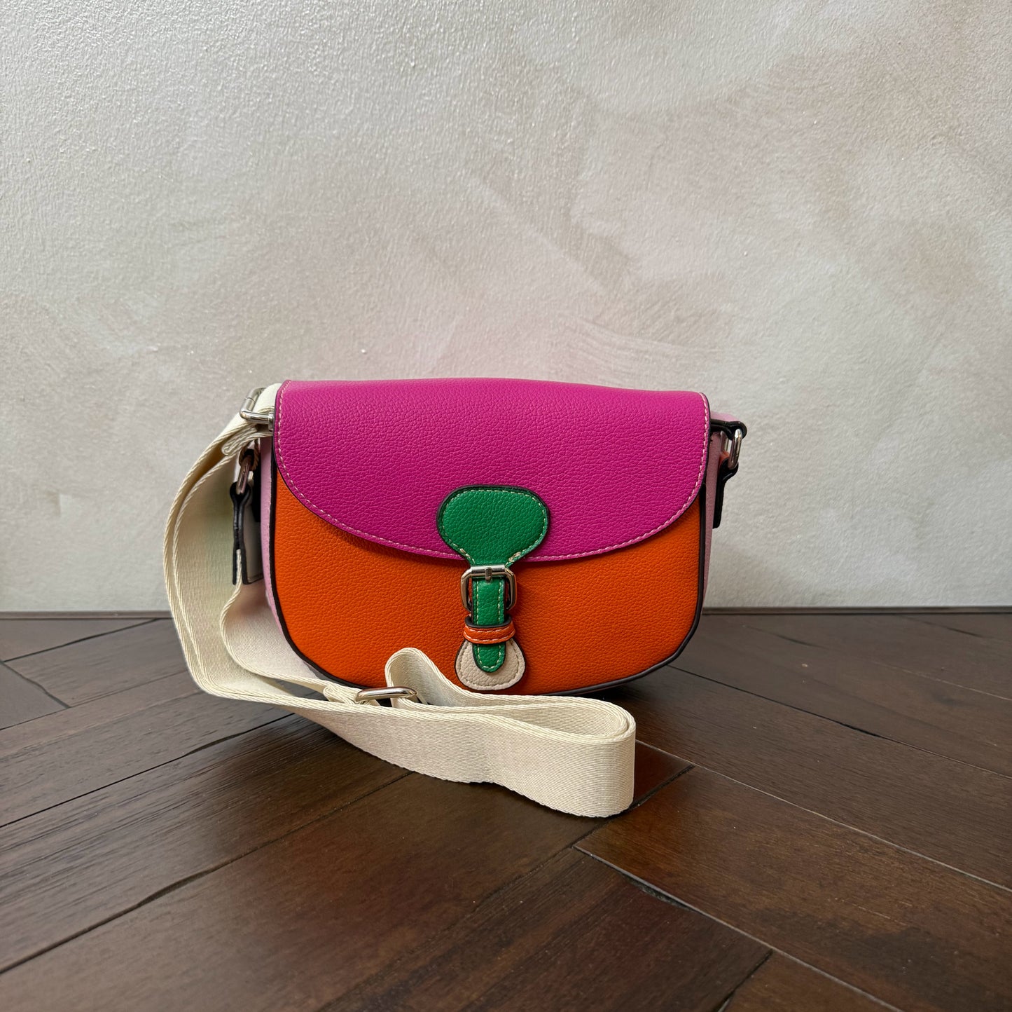 Bolso Bandolera multicolor fuertes.