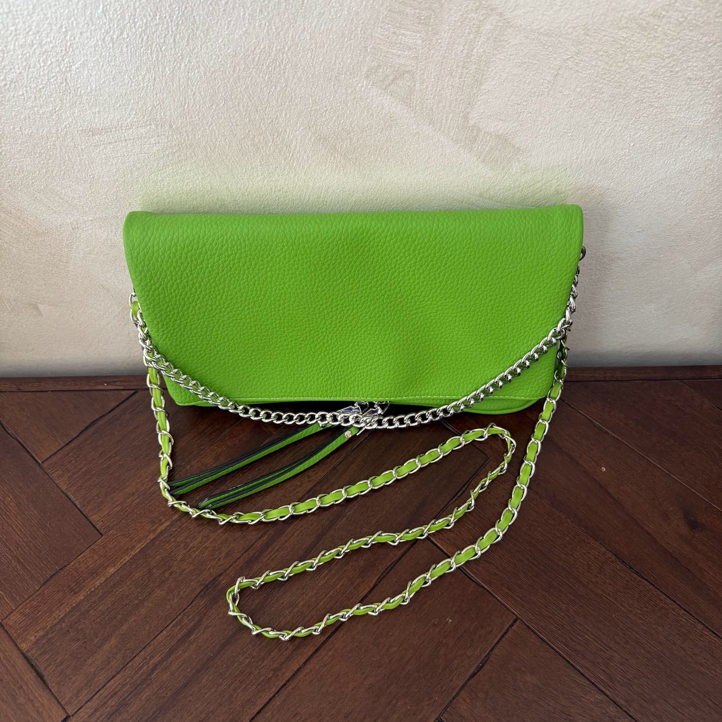 Bolso de hombro y bandolera con solapa