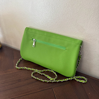 Bolso de hombro y bandolera con solapa