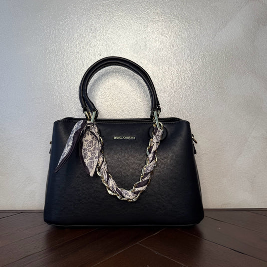Bolso de mano con cadena y pañuelo decorativo