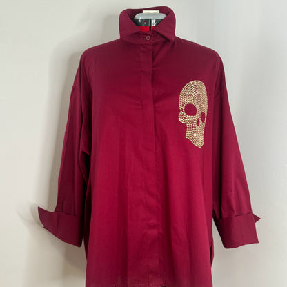 Camisa oversize con calavera de strass