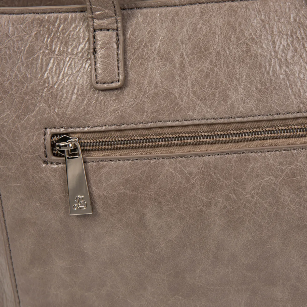 Bolso shopper con asas o bandolera con cadena de bolitas plateadas