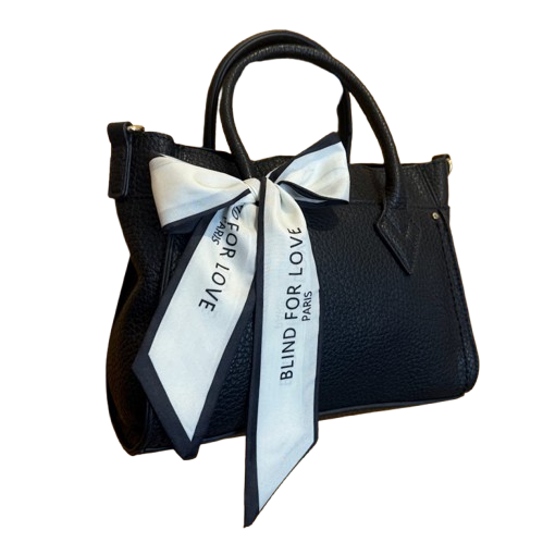 Bolso de ecopiel negro con lazo “Blind for Love” – Estilo parisino elegante.