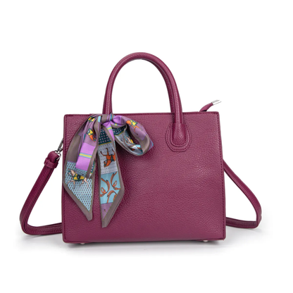 Bolso Shopper Elegante con Pañuelo — Estilo Clásico y Sofisticado