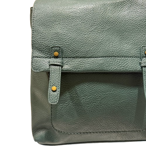 Mochila de mujer estilo urbano en ecopiel suave con dos departamentos.