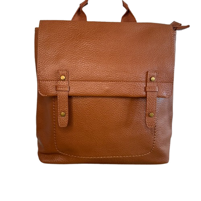 Mochila de mujer estilo urbano en ecopiel suave con dos departamentos.