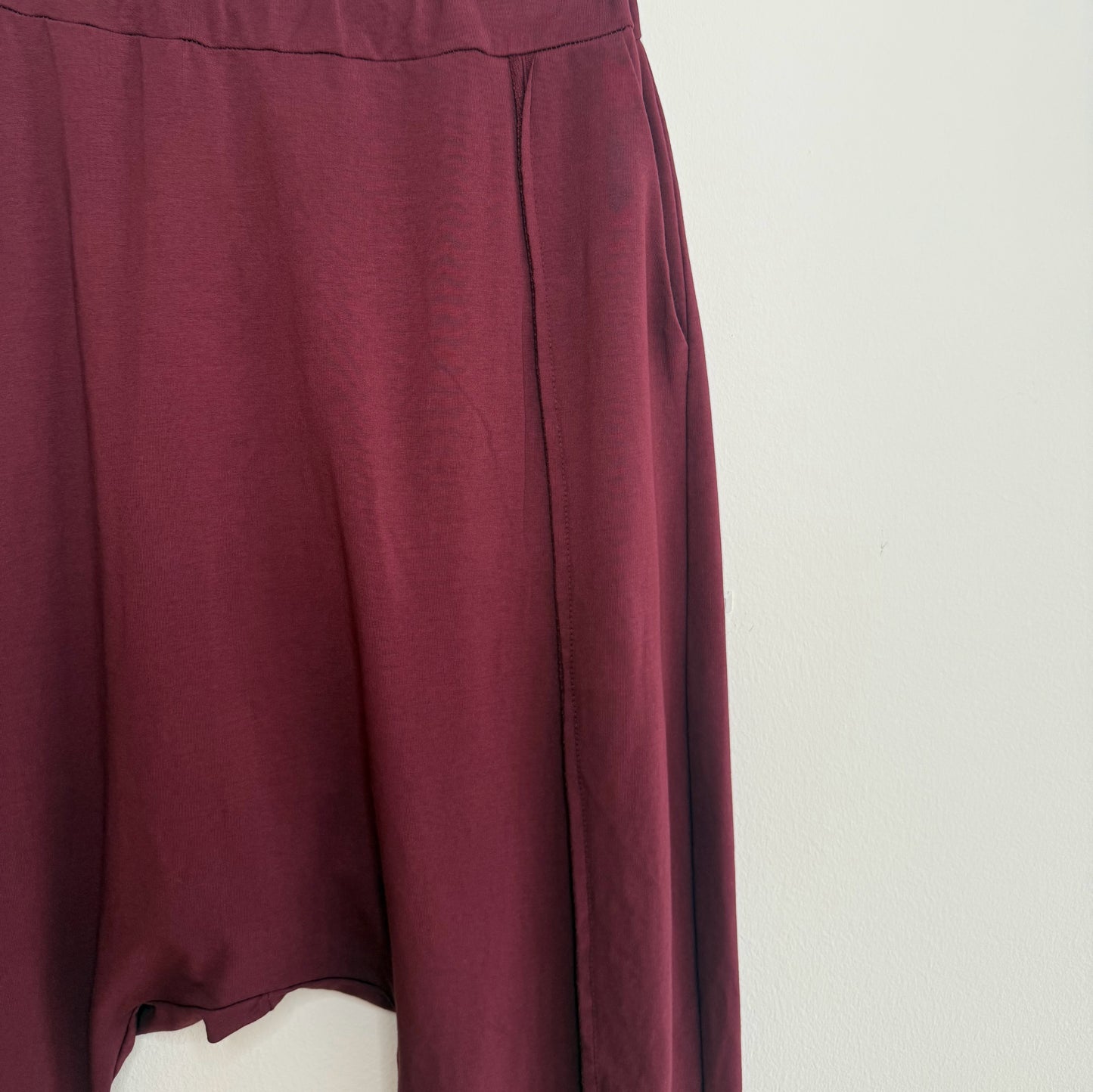 Conjunto de dos piezas estilo casual disponible en varios colores