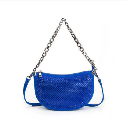 Bolso media luna azul klein con strass y cadena plateada