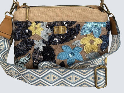 Bolso con asa bandolera de lentejuelas con motivos florales