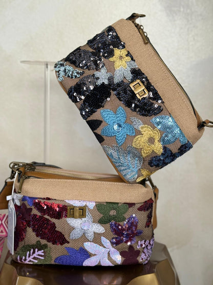 Bolso con asa bandolera de lentejuelas con motivos florales