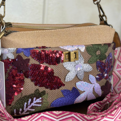 Bolso con asa bandolera de lentejuelas con motivos florales