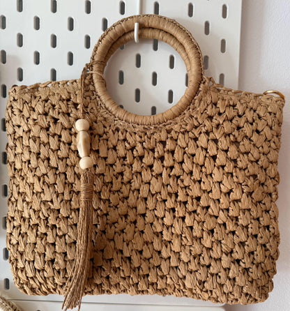 Bolso de rafia natural con asa de mano y larga para colgar