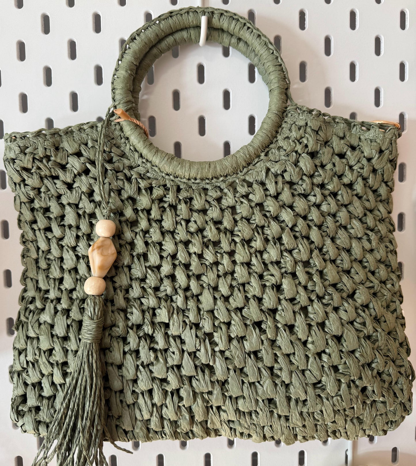 Bolso de rafia natural con asa de mano y larga para colgar