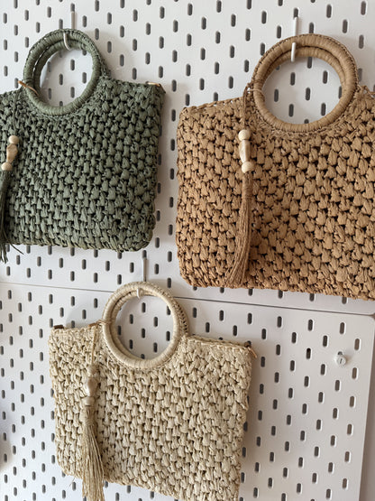 Bolso de rafia natural con asa de mano y larga para colgar